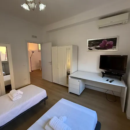 Apartment House - Via Gela - Too